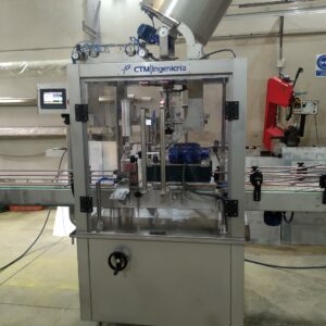 Cerradora a rosca y a presión en linea